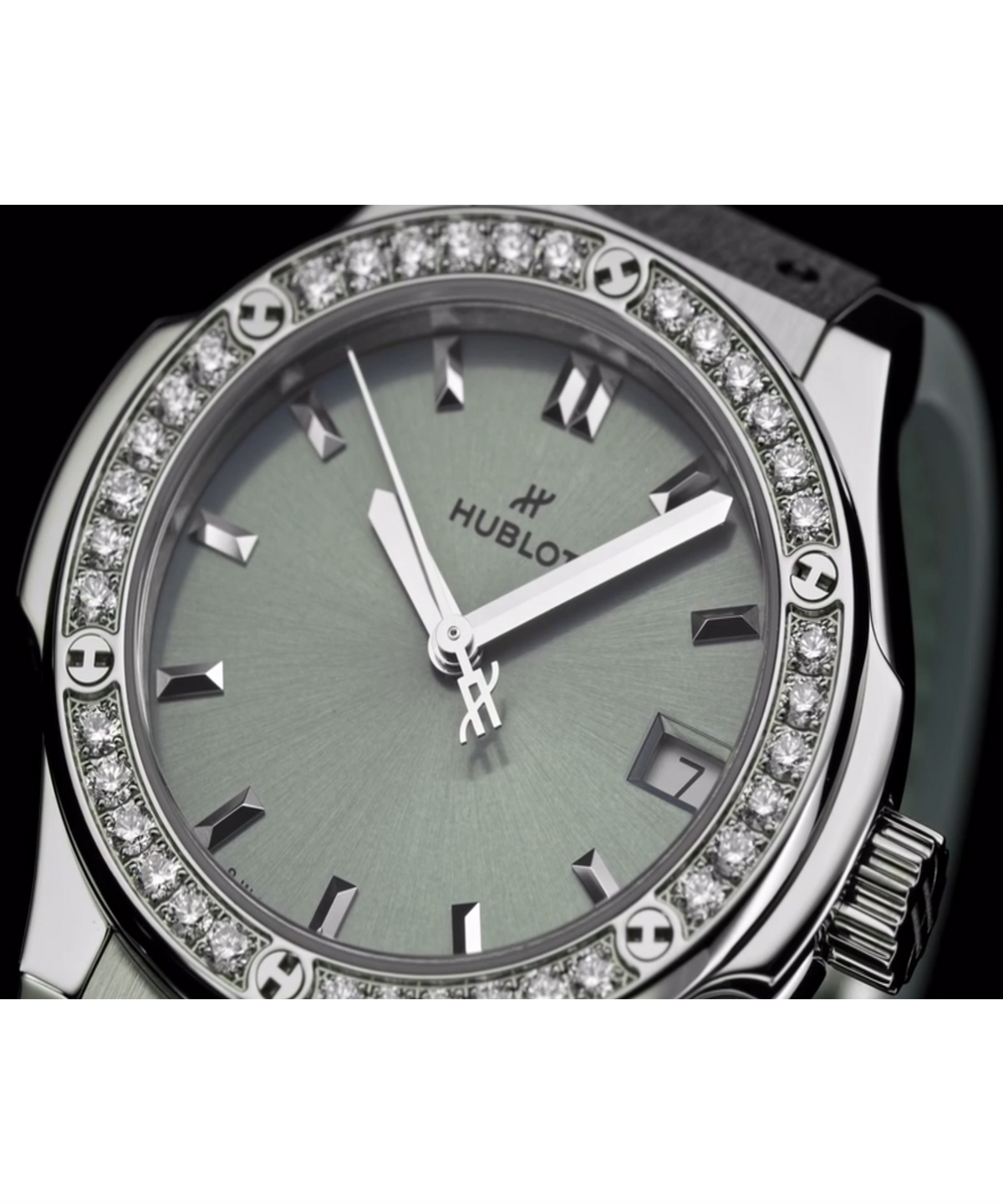 CLASSIC FUSION TITANIUM SAGE GREEN DIAMONDS 33 MM