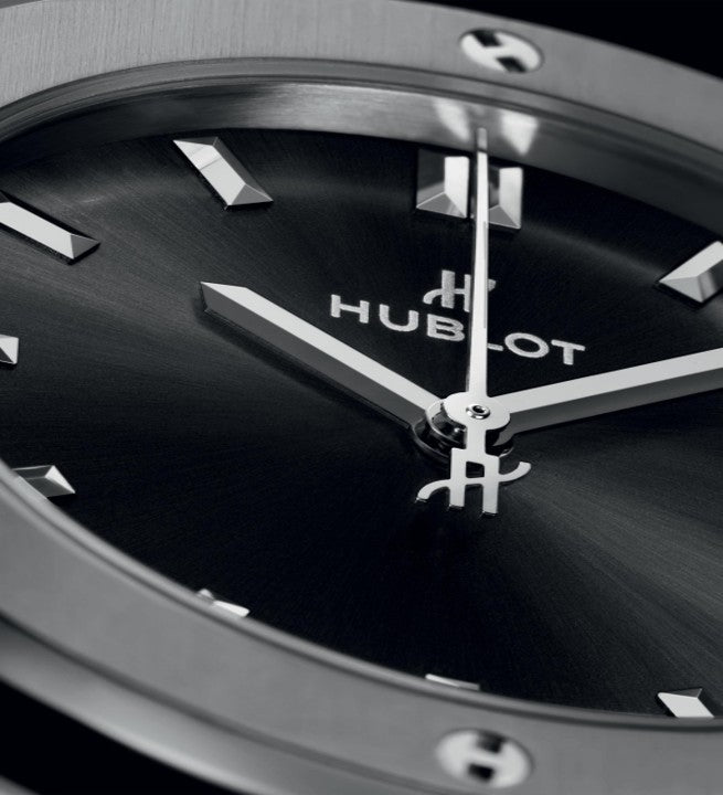 Hublot CLASSIC FUSION TITANIUM 33 MM