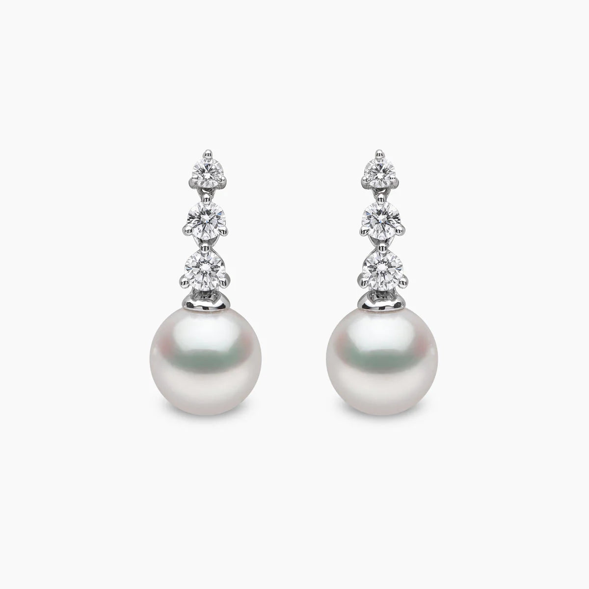 Yoko London DIAMOND CLASSIC PEARL TRIPLE DIAMOND EARRINGS