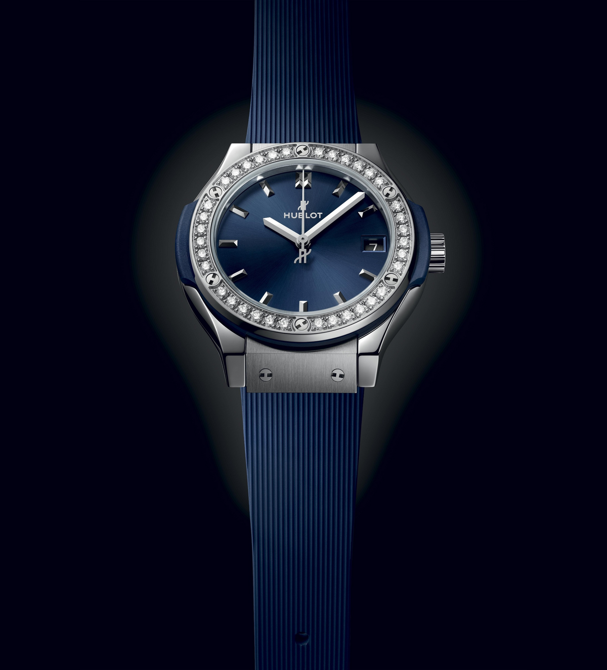 CLASSIC FUSION TITANIUM BLUE DIAMONDS 33 MM