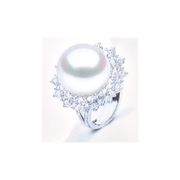 Yoko London DUCHESS WHITE SOUTH SEA PEARL AND DIAMOND RING