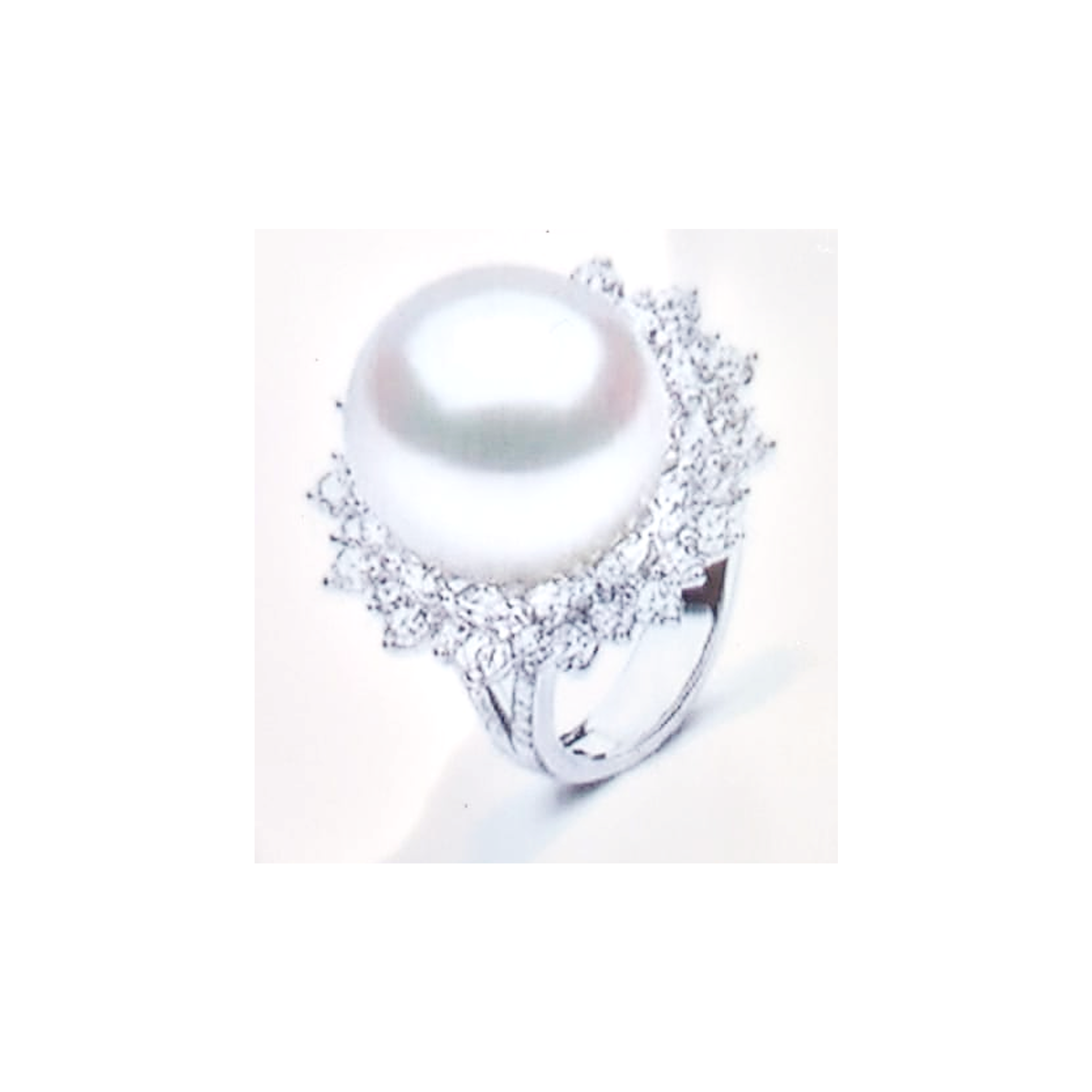 Yoko London DUCHESS WHITE SOUTH SEA PEARL AND DIAMOND RING
