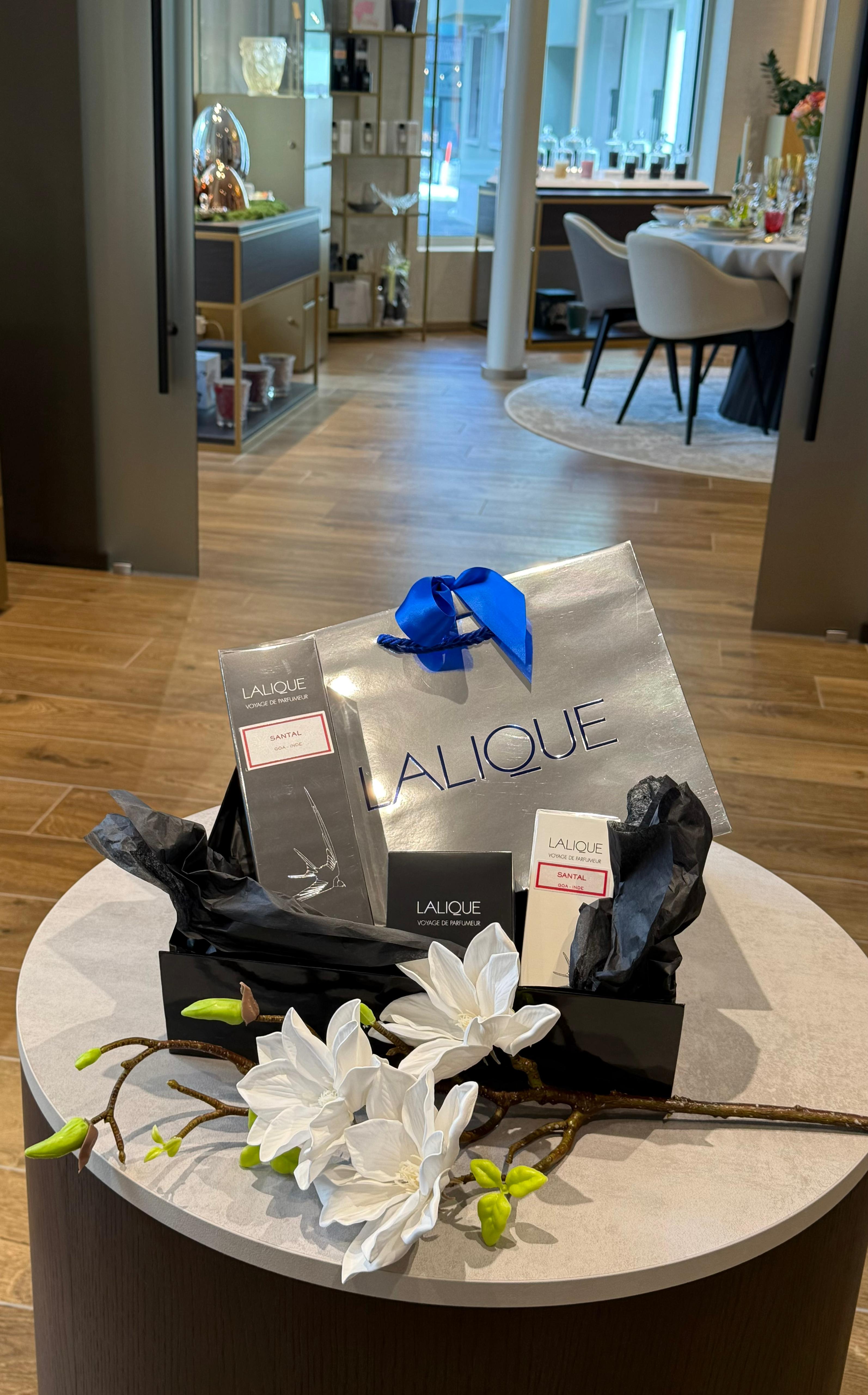 Lalique 3 ITEM SET: PERFUME DIFFUSER, SCENTED CANDLE, ROOM SPRAY