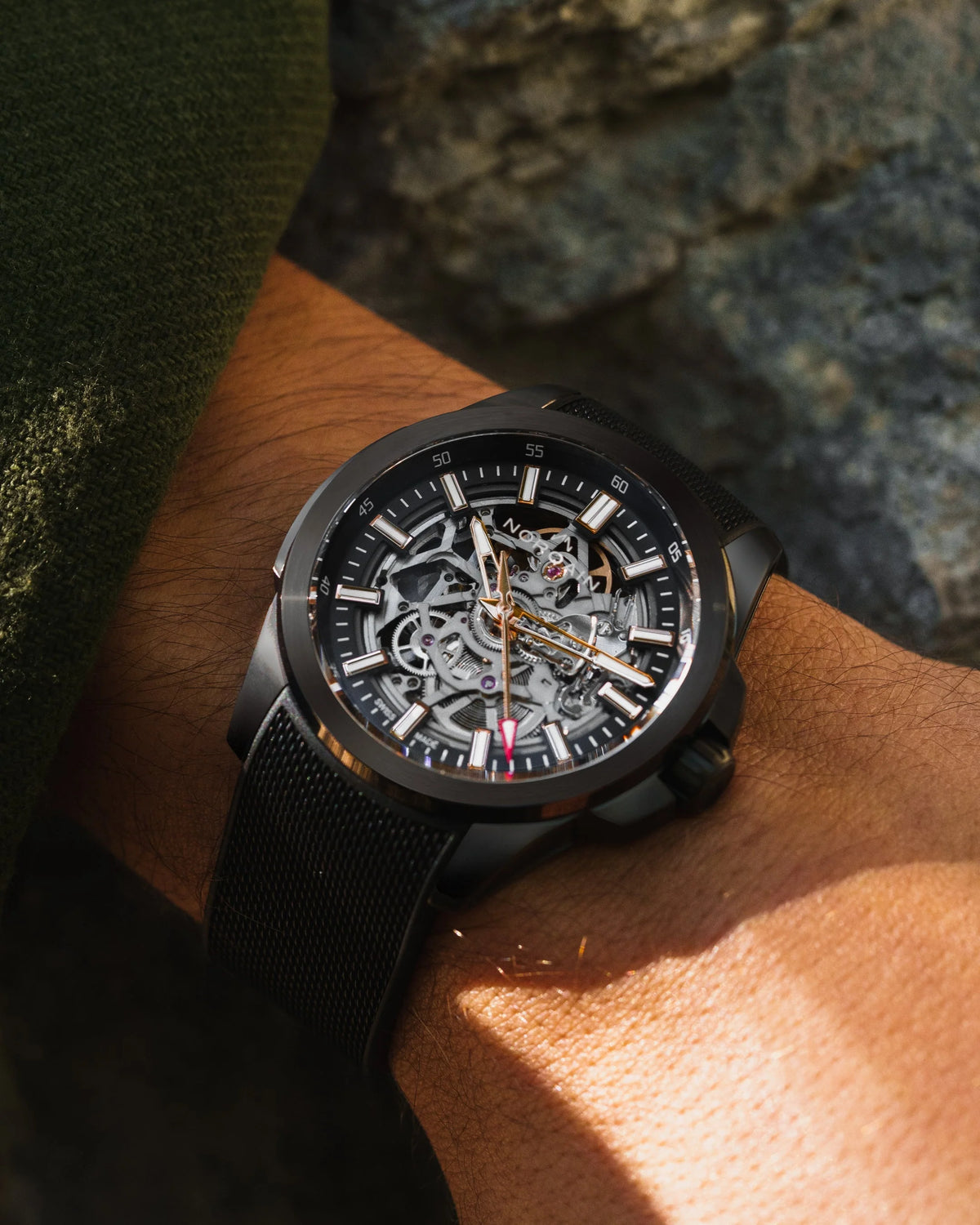 INDEPENDENCE SKELETON GOLD DLC 42 MM
