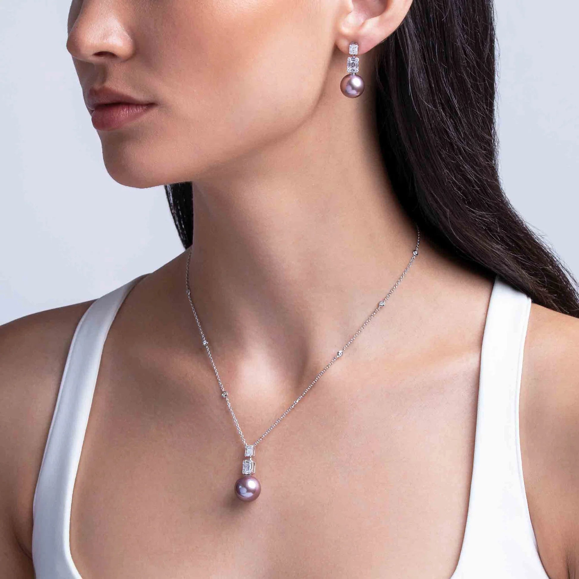 Yoko London STARLIGHT PEARL AND DIAMOND DROP LUNAR PENDANT