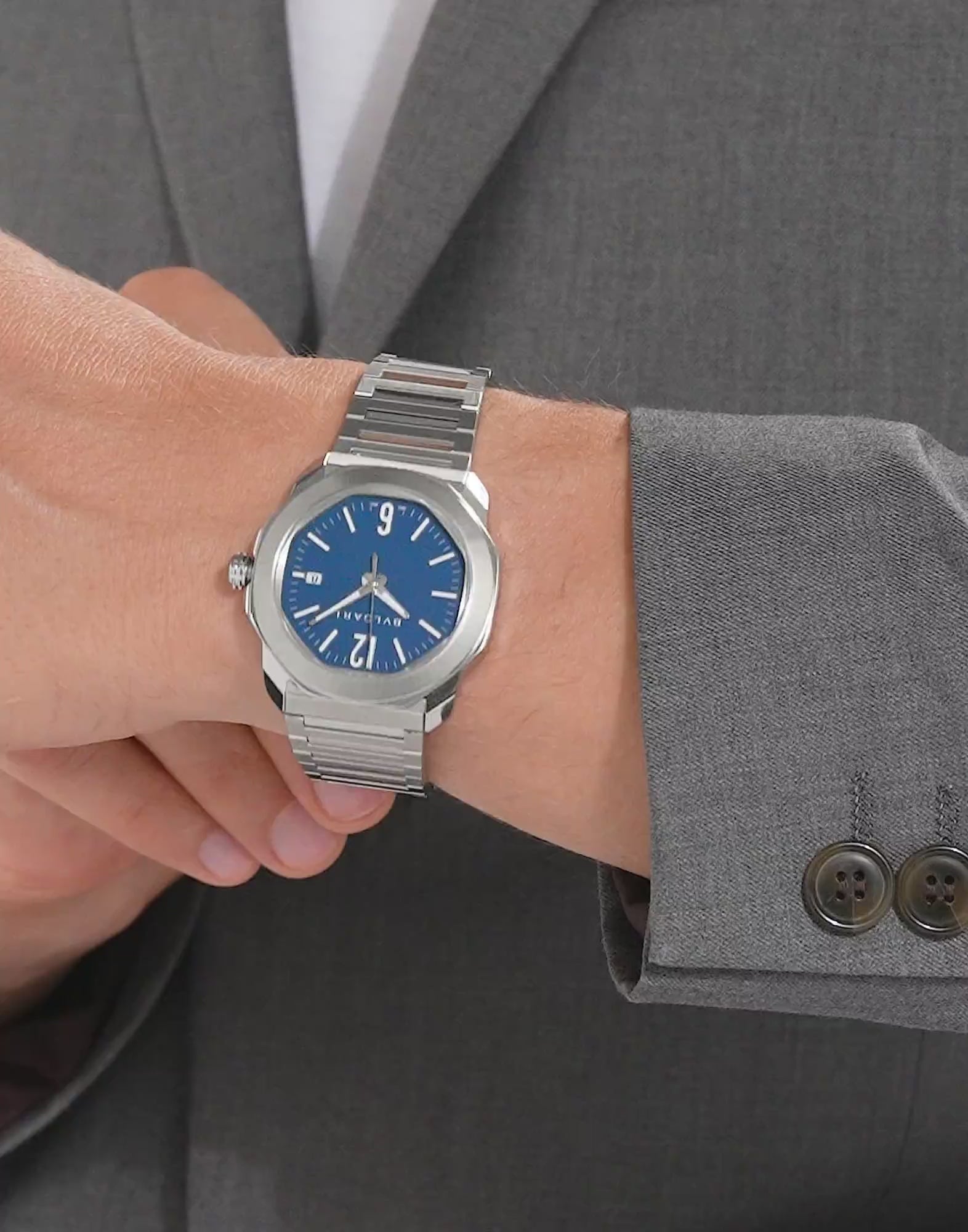 Charger la vidéo : Bulgari OCTO ROMA 41MM