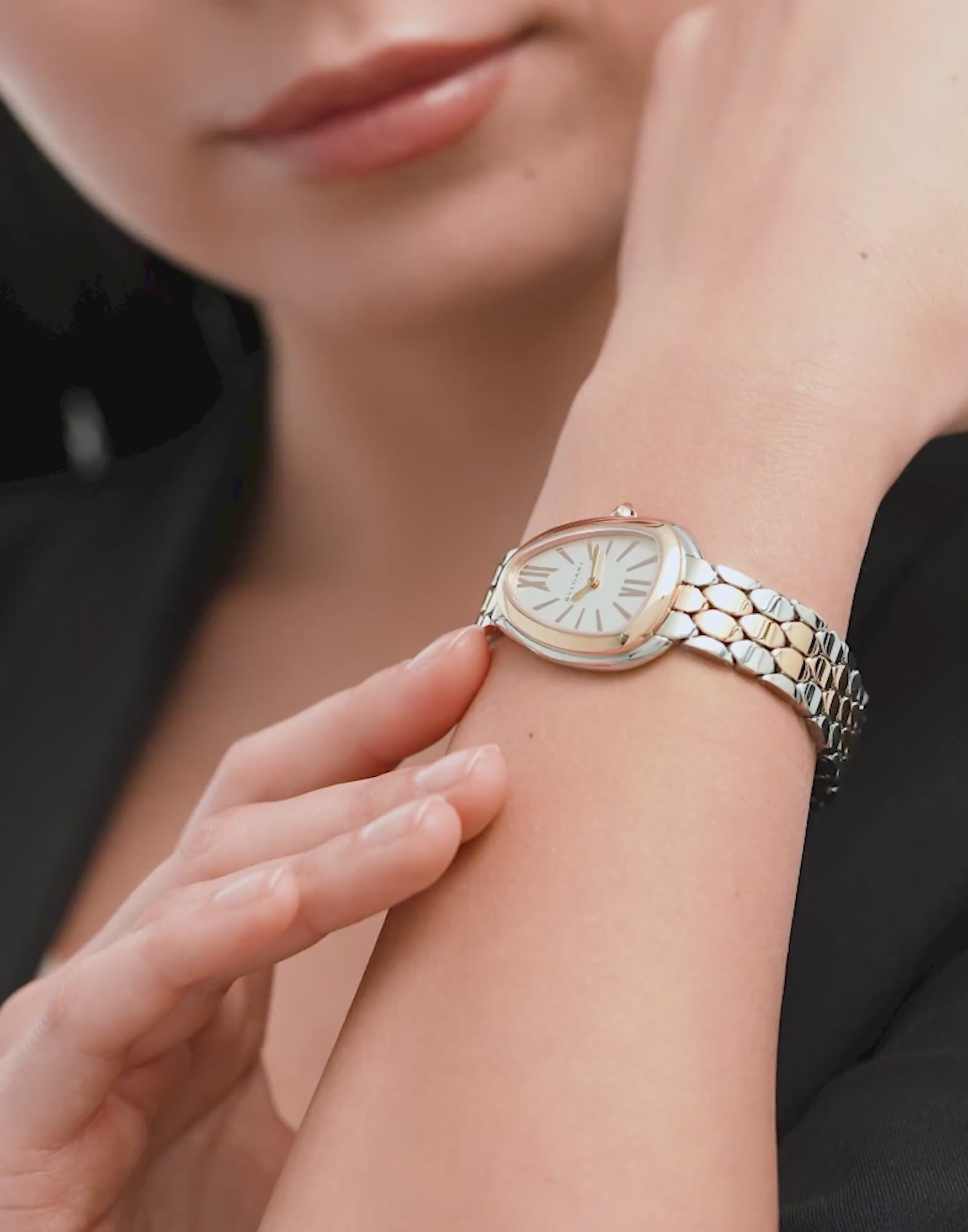 Charger la vidéo : Bulgari SERPENTI SEDUTTORI 33MM