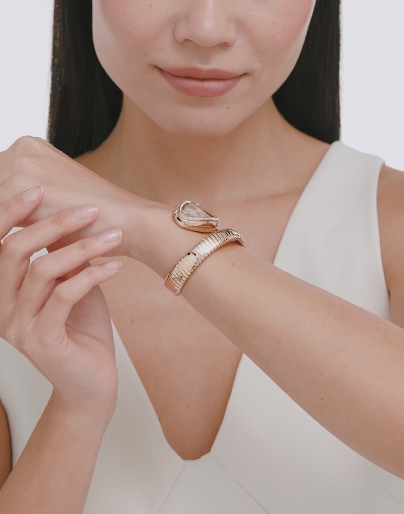 Load video: Bulgari SERPENTI TUBOGAS 35MM
