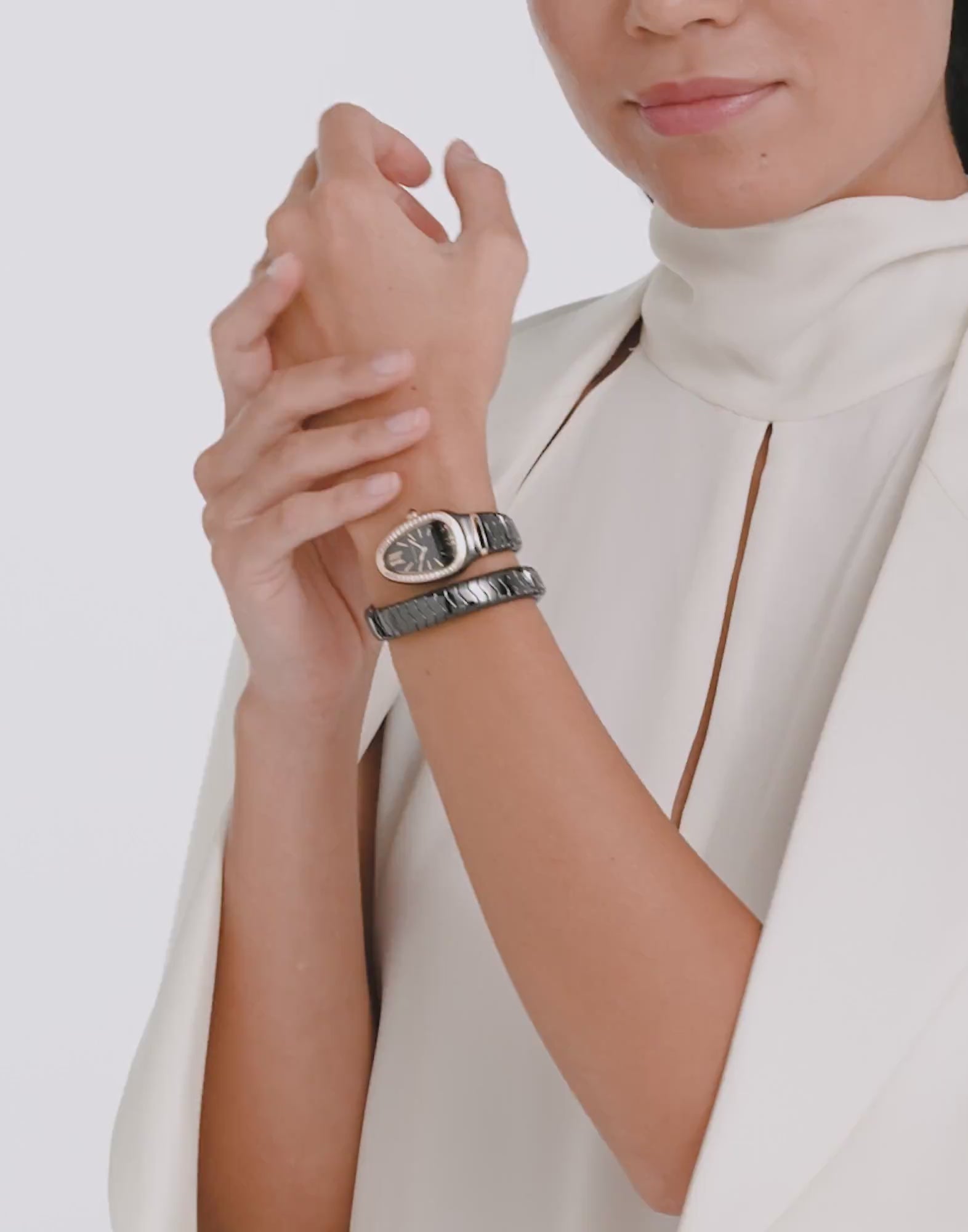 Load video: Bulgari SERPENTI SPIGA 35MM
